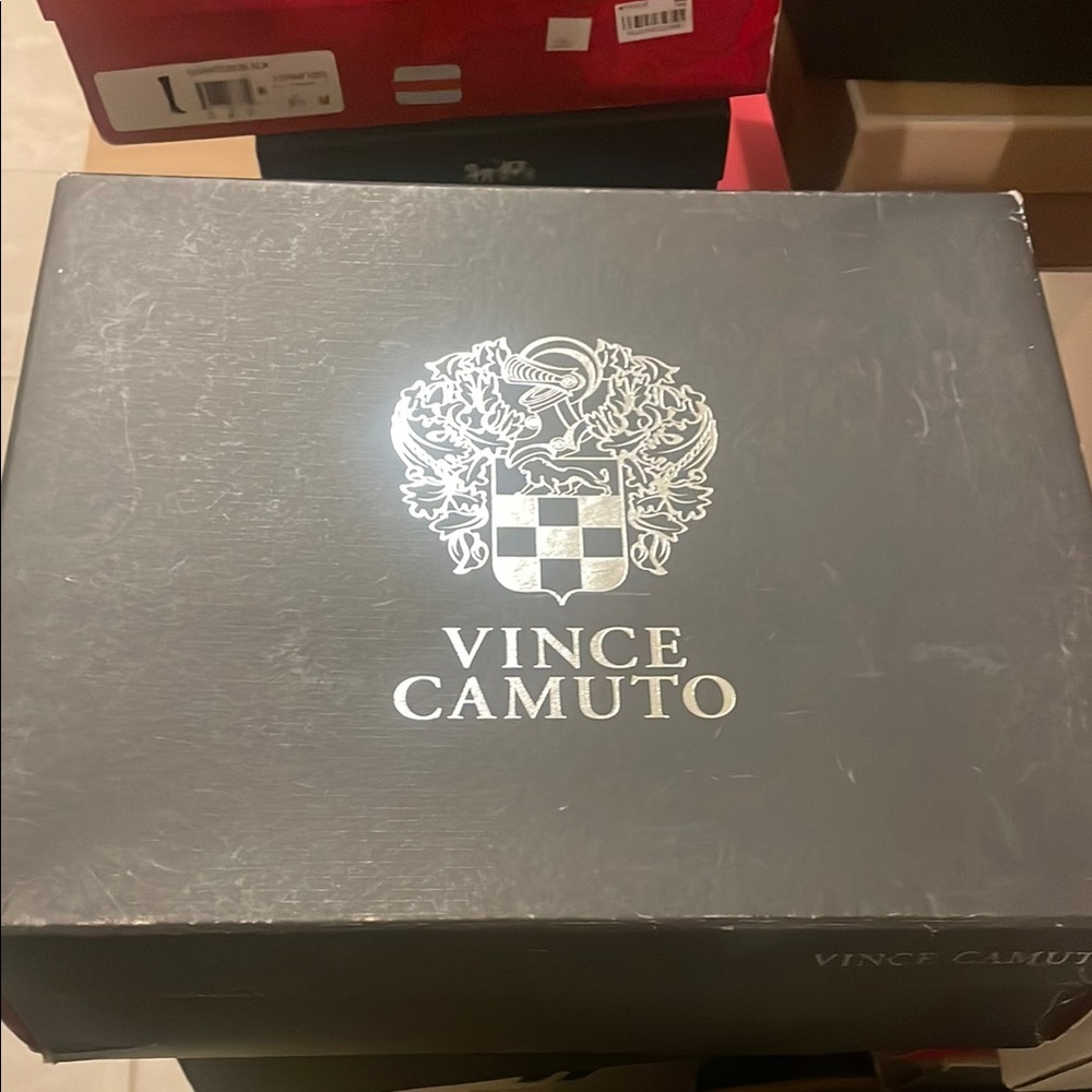 vince camuto vc-winchell black silk goat